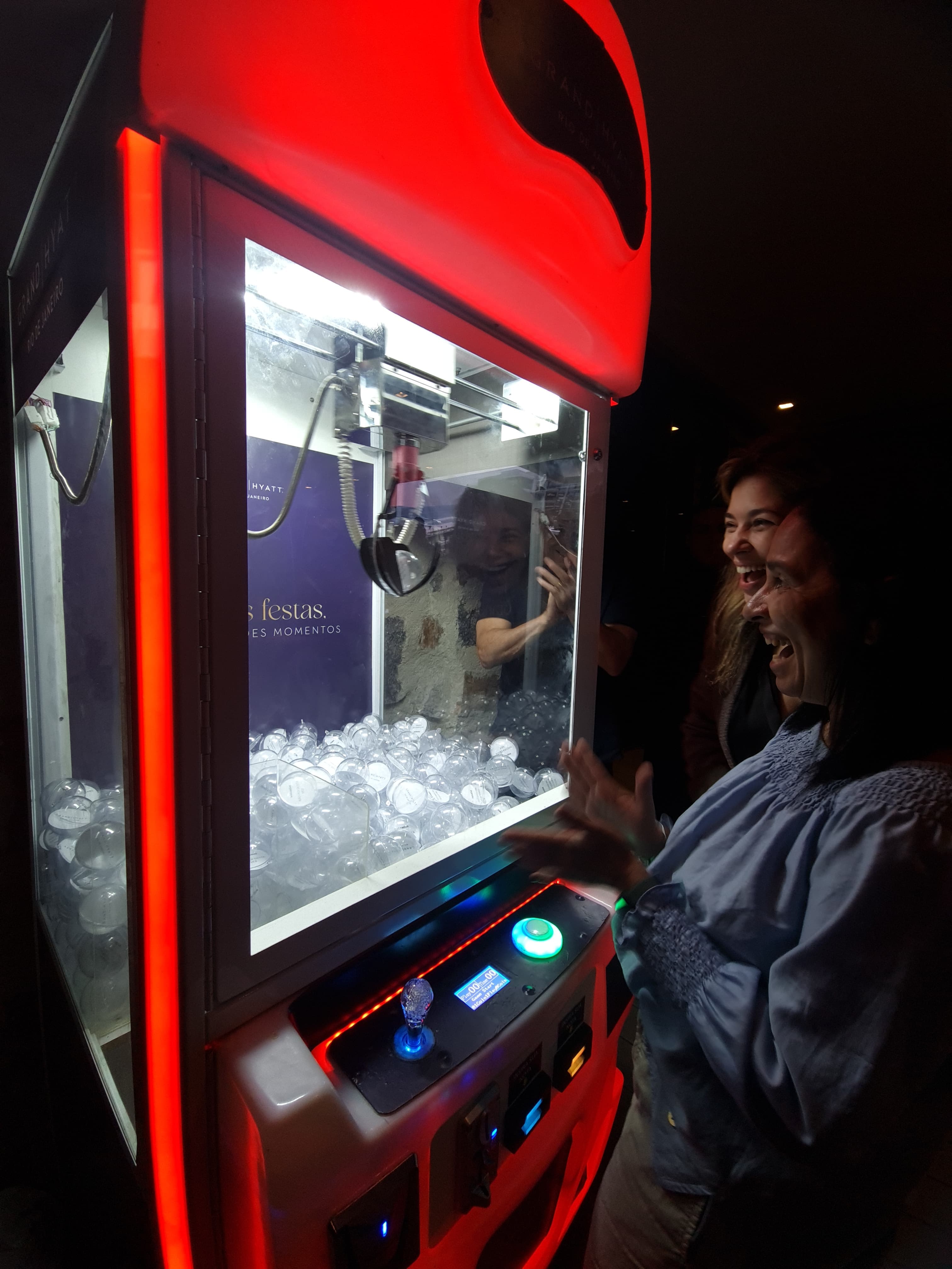 Máquina de Pelúcias em Casamento: Uma Atração Exclusiva e Personalizada para o Grande Dia